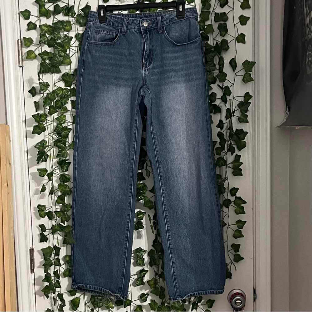 SHEIN Relaxed Fit Blue Jeans